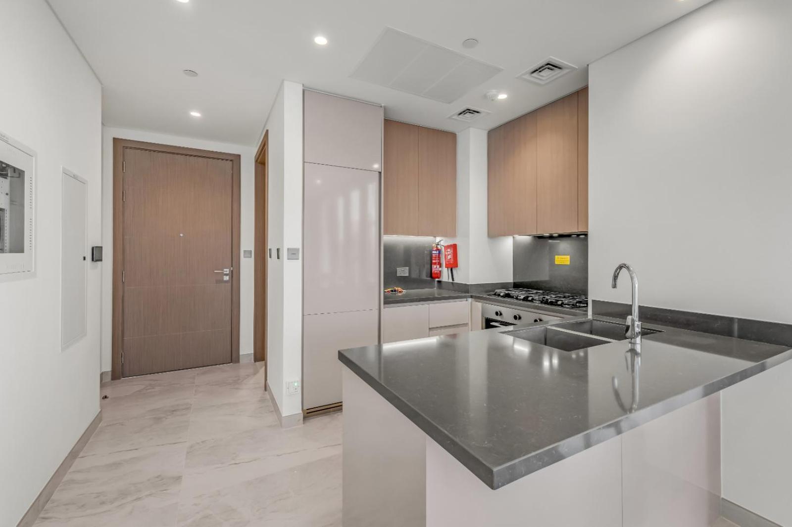 Spectacular Burj Khalifa & Canal View New 2br * Dubai